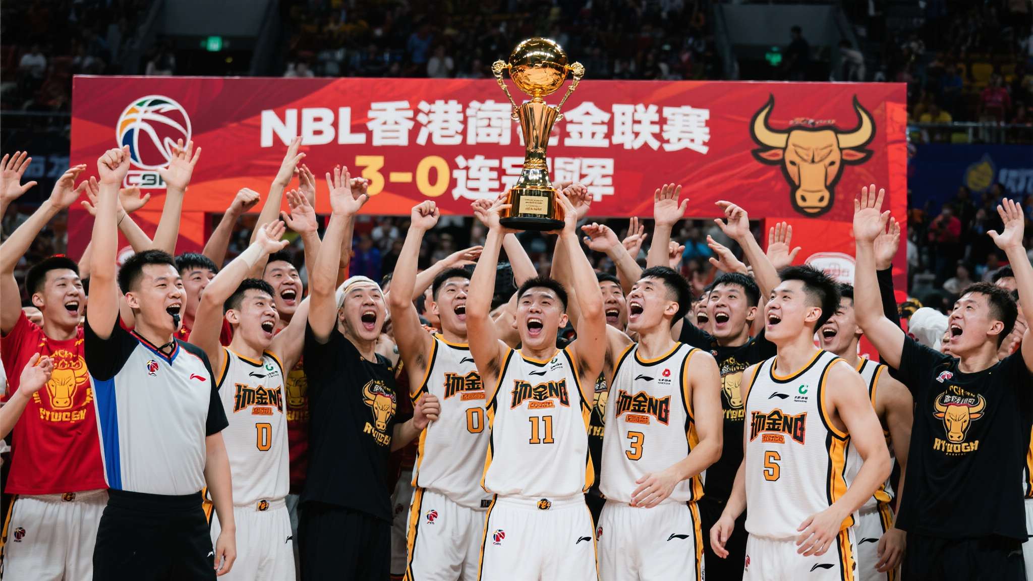 NBL历史首次3连冠!香港金牛3-0横扫上海玄鸟 NBL历史首次3连冠!香港金牛3-0横扫上海玄鸟
